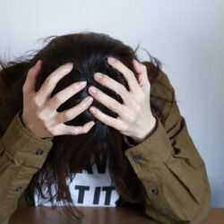 ミッドエイジクライシスに揺れる40代へ｜健康不安を整骨院発の運動習慣で解消