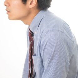 年齢とともに背中が丸くなる理由